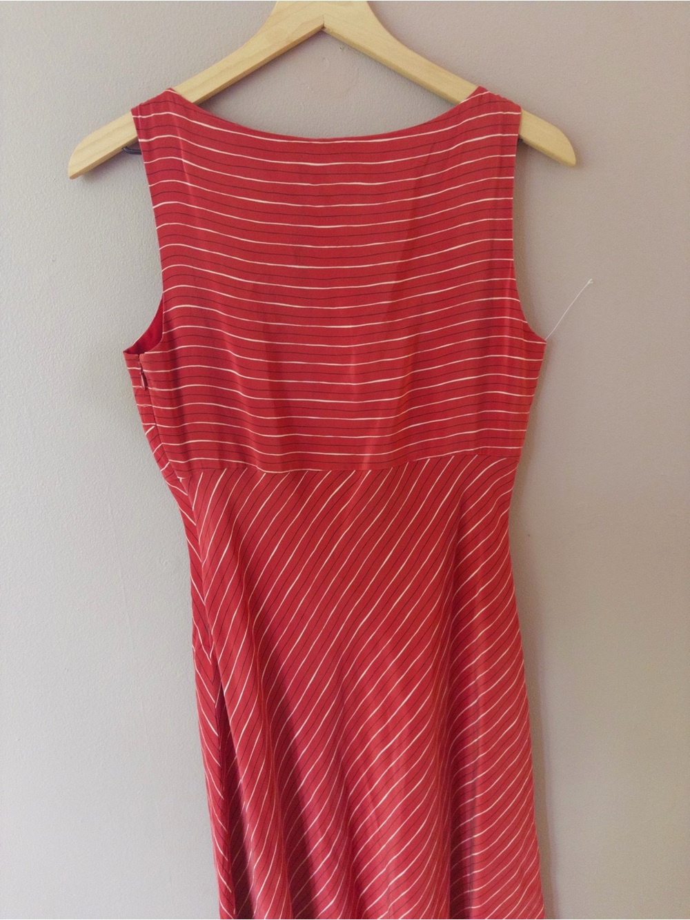 Boatneck red striped silk dress - Picture 6 of 7